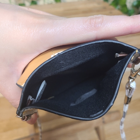 Elegant Plaid Crossbody Bag with Tan Flap - Picture 5 of 8